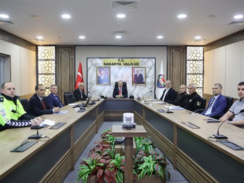 Vali Kaldırım Başkanlığında Bayram Tedbirleri ve Trafik Değerlendirme Toplantısı Gerçekleştirildi